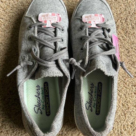 Skechers Gray Flats Comfortable Loafers - Picture 2 of 3